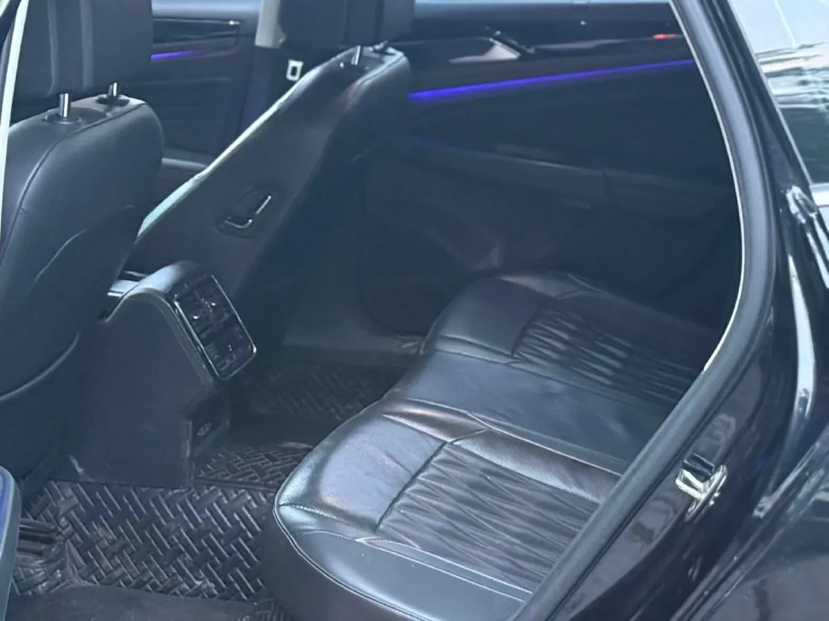 2019 Volvo V40 1.5T 152HP L4 6AT,autocango,china used car exporter,china ev exporter,chinese used car exporter,chinese used ev exporter