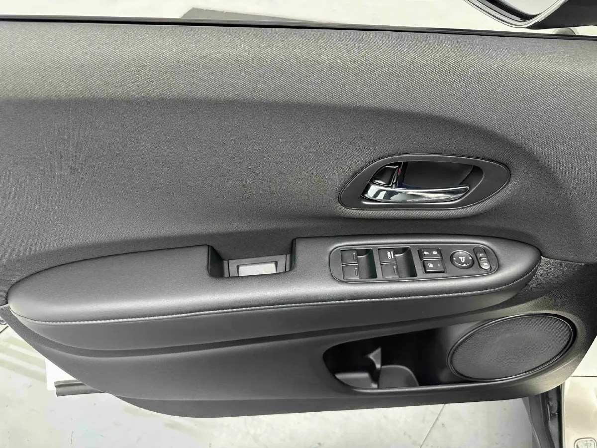 2022 Honda Vezel 1.5L 131HP L4 CVT,autocango,china used car exporter,china ev exporter,chinese used car exporter,chinese used ev exporter