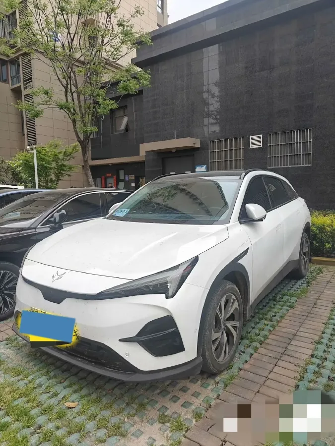 2024 HongQi H5 2.0T 224HP L4 8AT,autocango,china used car exporter,china ev exporter,chinese used car exporter,chinese used ev exporter