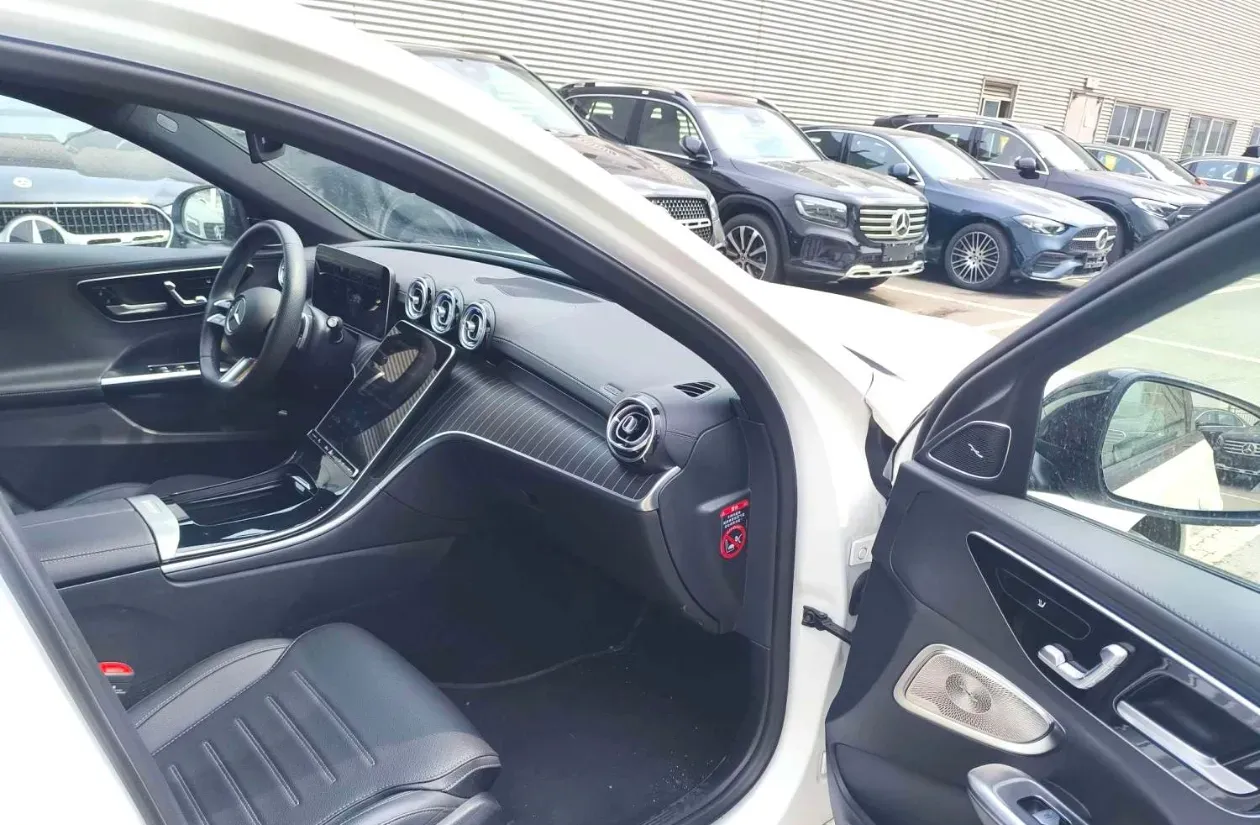 2025 Mercedes-Benz C Class 1.5T 204HP L4 9AT,autocango,china used car exporter,china ev exporter,chinese used car exporter,chinese used ev exporter