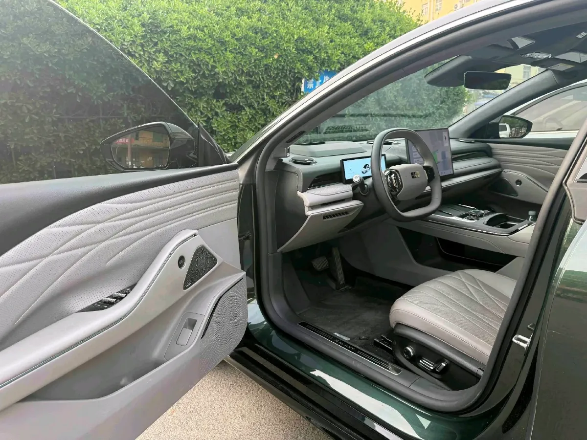 2025 Geely Galaxy Starshine 8 1.5T 163HP L4 3DHT PHEV 27.69KWH,autocango,china used car exporter,china ev exporter,chinese used car exporter,chinese used ev exporter