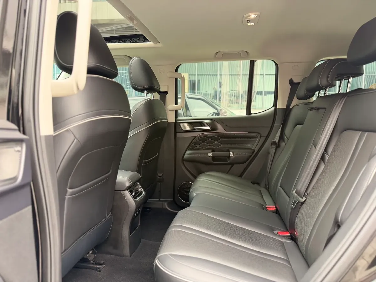 2021 Tank 300 2.0T 227HP L4 8AT,autocango,china used car exporter,china ev exporter,chinese used car exporter,chinese used ev exporter