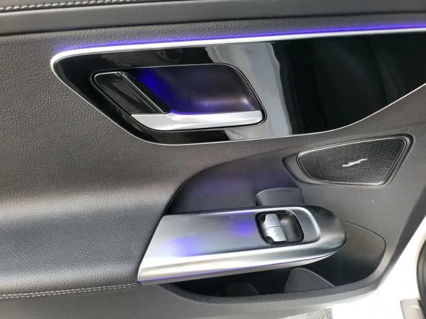 2024 Mercedes-Benz C Class 2.0T 204HP L4 9AT PHEV 25.4KWH,autocango,china used car exporter,china ev exporter,chinese used car exporter,chinese used ev exporter