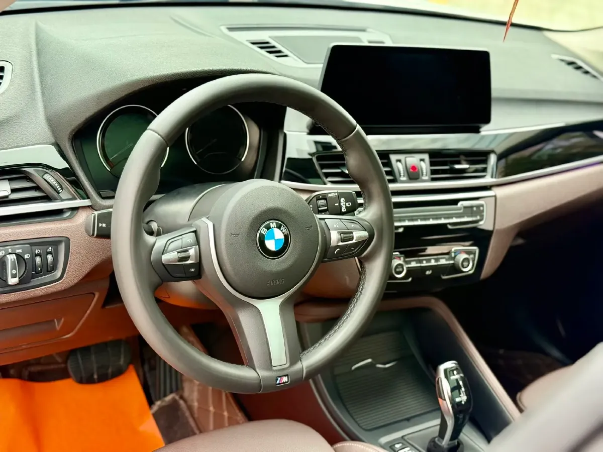 2022 BMW X1 2.0T 192HP L4 7DCT,autocango,china used car exporter,china ev exporter,chinese used car exporter,chinese used ev exporter