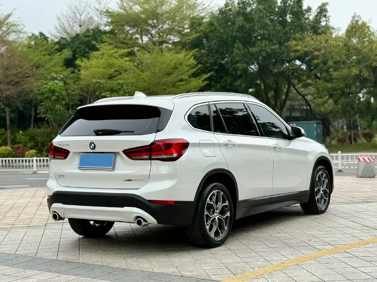 2022 BMW X1 2.0T 192HP L4 7DCT,autocango,china used car exporter,china ev exporter,chinese used car exporter,chinese used ev exporter