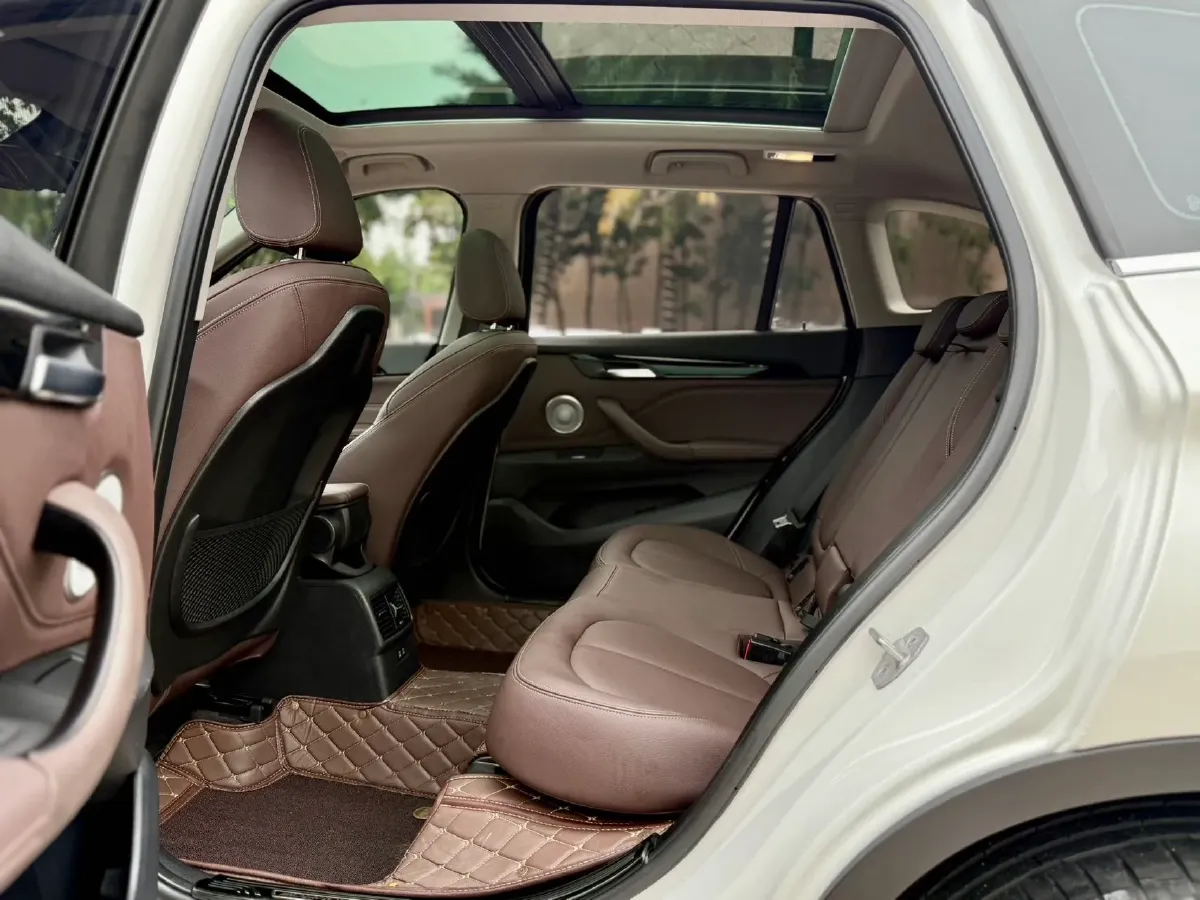 2022 BMW X1 2.0T 192HP L4 7DCT,autocango,china used car exporter,china ev exporter,chinese used car exporter,chinese used ev exporter