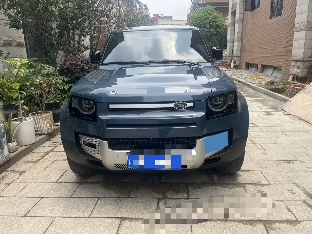 2023 Land Rover Defender 2.0T 300HP L4 8AT,autocango,china used car exporter,china ev exporter,chinese used car exporter,chinese used ev exporter