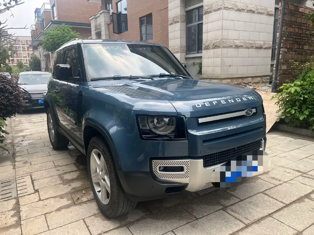 2023 Land Rover Defender 2.0T 300HP L4 8AT,autocango,china used car exporter,china ev exporter,chinese used car exporter,chinese used ev exporter