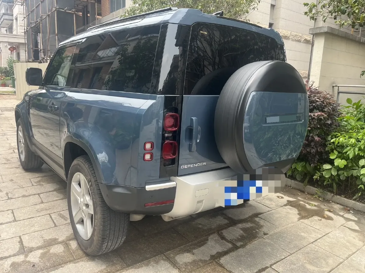 2023 Land Rover Defender 2.0T 300HP L4 8AT,autocango,china used car exporter,china ev exporter,chinese used car exporter,chinese used ev exporter