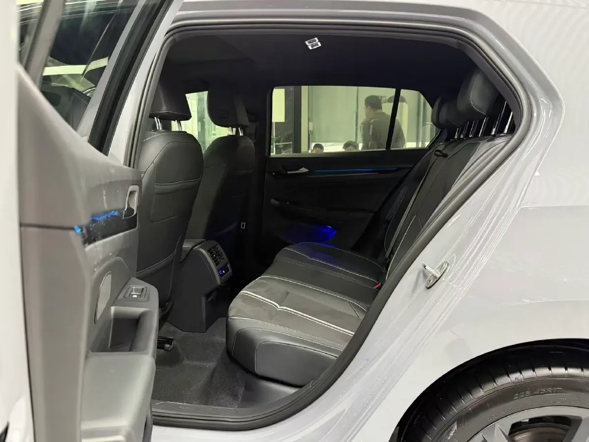 2023 Volkswagen Golf 1.4T 150HP L4 7DCT,autocango,china used car exporter,china ev exporter,chinese used car exporter,chinese used ev exporter