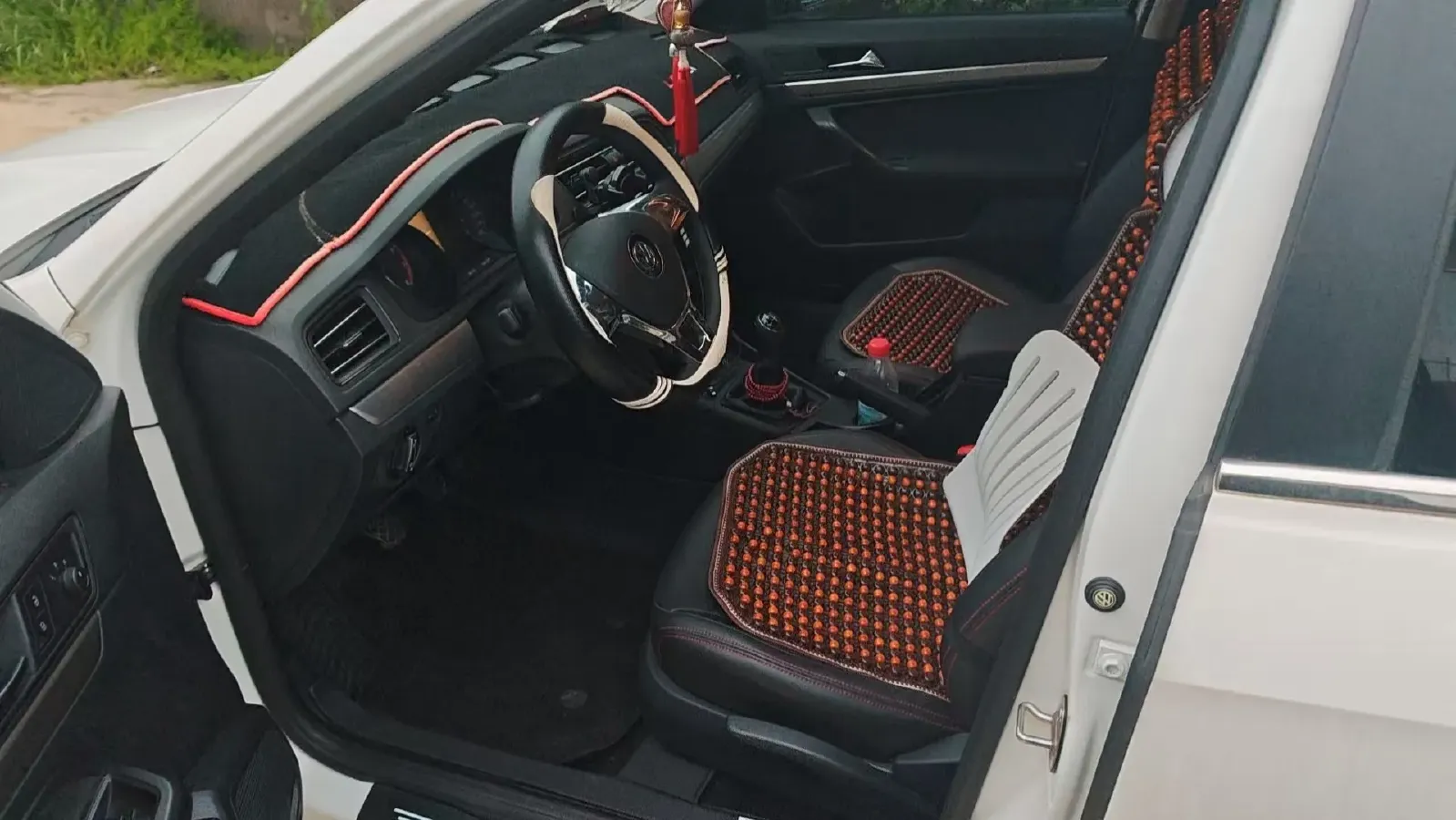 2019 Volkswagen Polo 1.5L 113HP L4 5MT,autocango,china used car exporter,china ev exporter,chinese used car exporter,chinese used ev exporter