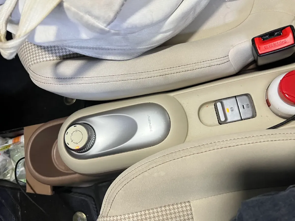 2025 WuLing HongGuang MINI EV BEV 16.2KWH,autocango,china used car exporter,china ev exporter,chinese used car exporter,chinese used ev exporter