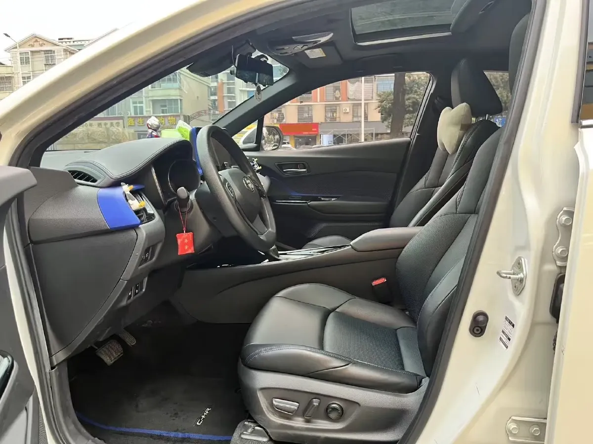 2020 Toyota C-HR 2.0L 171HP L4 CVT,autocango,china used car exporter,china ev exporter,chinese used car exporter,chinese used ev exporter