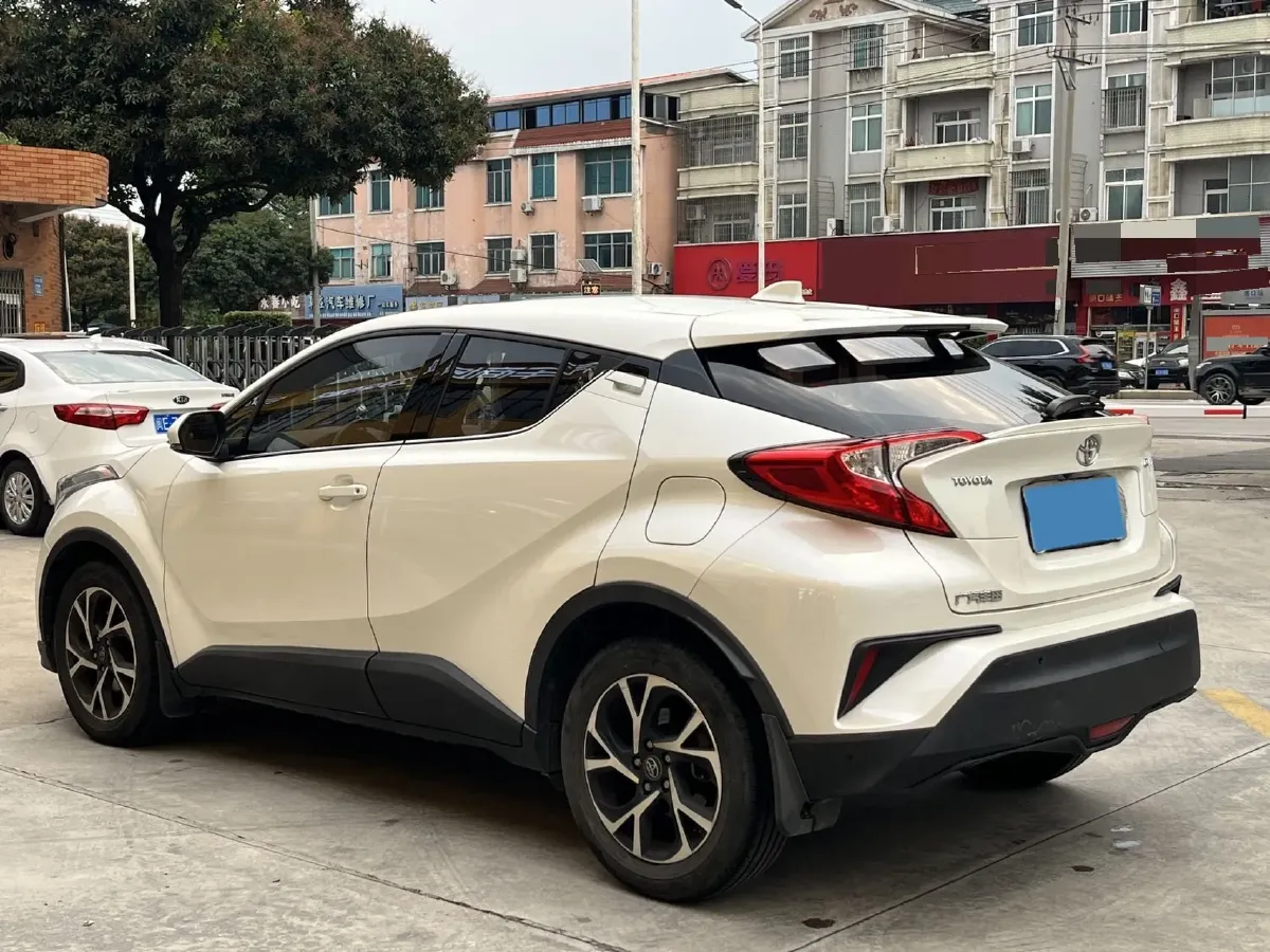 2020 Toyota C-HR 2.0L 171HP L4 CVT,autocango,china used car exporter,china ev exporter,chinese used car exporter,chinese used ev exporter