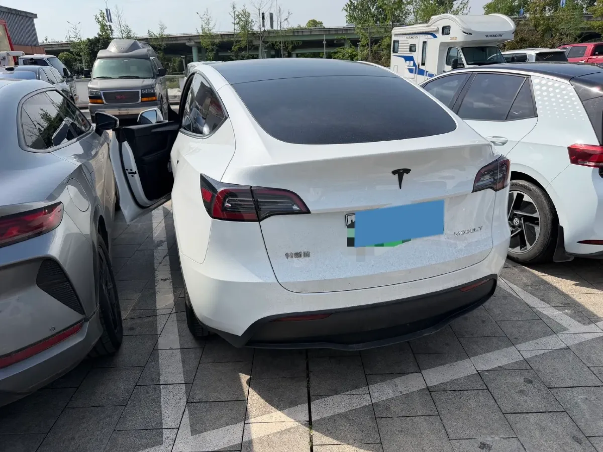2024 Tesla Model Y BEV 78.4KWH,autocango,china used car exporter,china ev exporter,chinese used car exporter,chinese used ev exporter