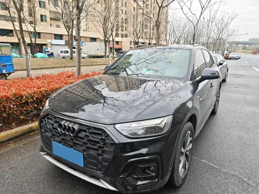 2024 Audi Q5L 2.0T 190HP L4 7DCT,autocango,china used car exporter,china ev exporter,chinese used car exporter,chinese used ev exporter
