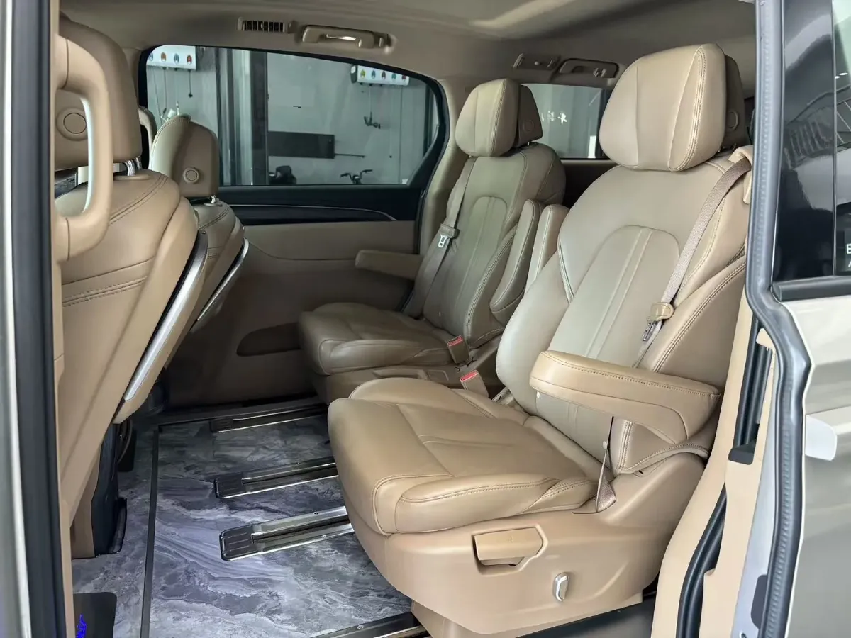 2021 Buick GL8 2.0T 237HP L4 9AT,autocango,china used car exporter,china ev exporter,chinese used car exporter,chinese used ev exporter