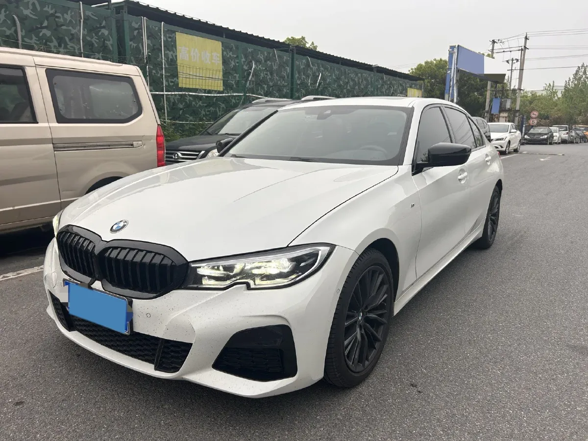 2022 BMW 3 Series 2.0T 184HP L4 8AT,autocango,china used car exporter,china ev exporter,chinese used car exporter,chinese used ev exporter