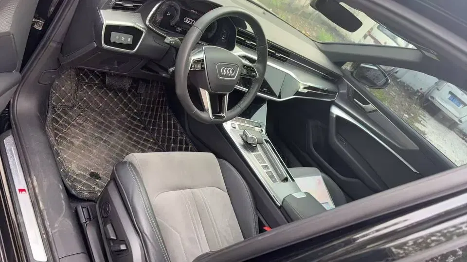 2021 Audi A6L 2.0T 224HP L4 7DCT,autocango,china used car exporter,china ev exporter,chinese used car exporter,chinese used ev exporter