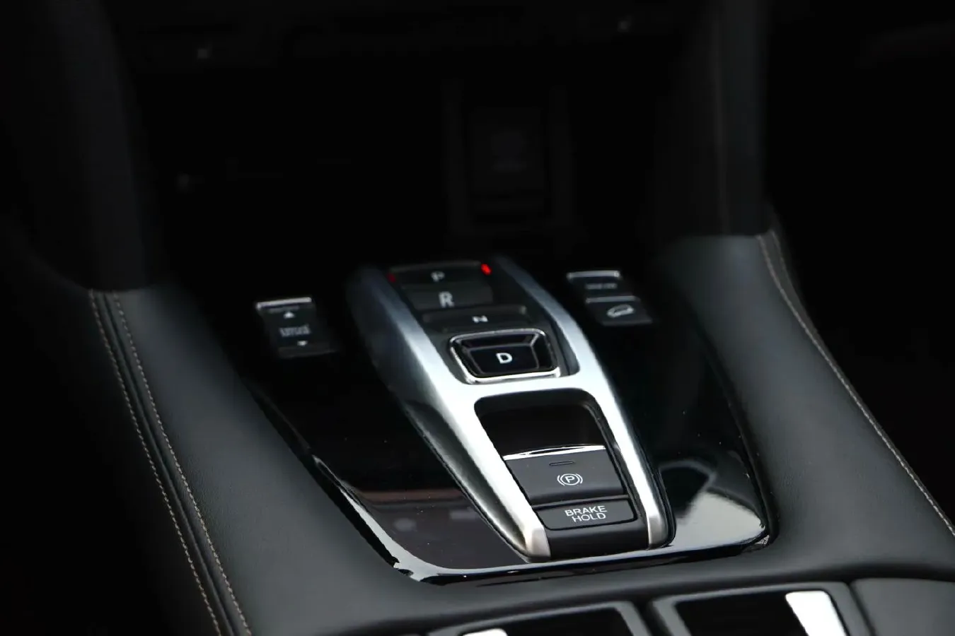 2020 Honda UR-V 2.0T 272HP L4 9AT,autocango,china used car exporter,china ev exporter,chinese used car exporter,chinese used ev exporter