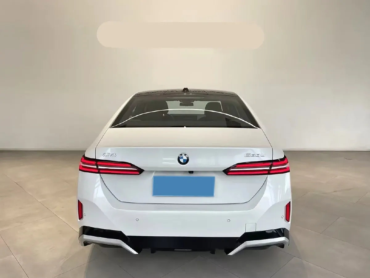 2025 BMW 5 Series 2.0T 258HP L4 8AT,autocango,china used car exporter,china ev exporter,chinese used car exporter,chinese used ev exporter