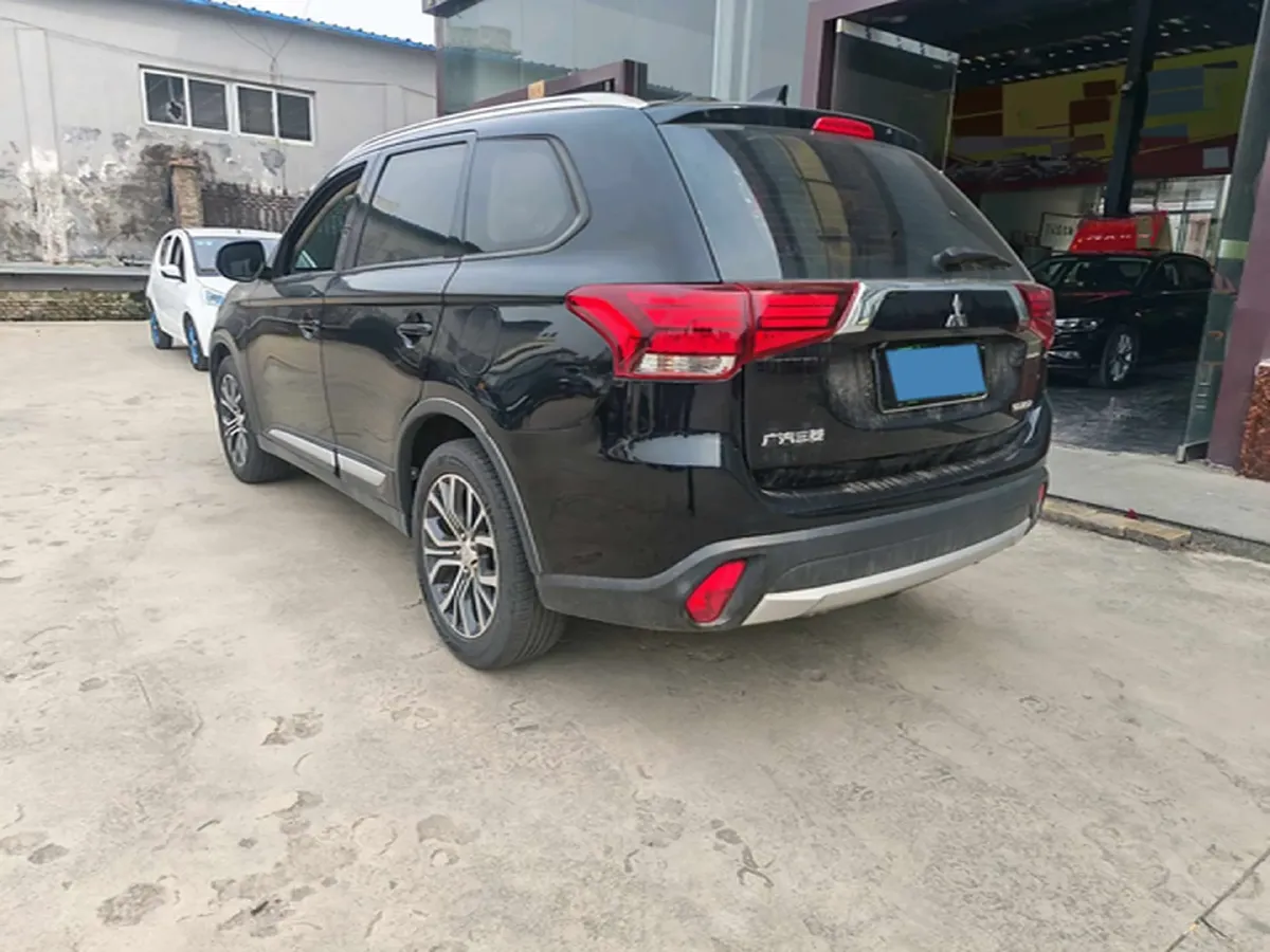 2018 Mitsubishi Outlander 2.0L 166HP L4 CVT,autocango,china used car exporter,china ev exporter,chinese used car exporter,chinese used ev exporter