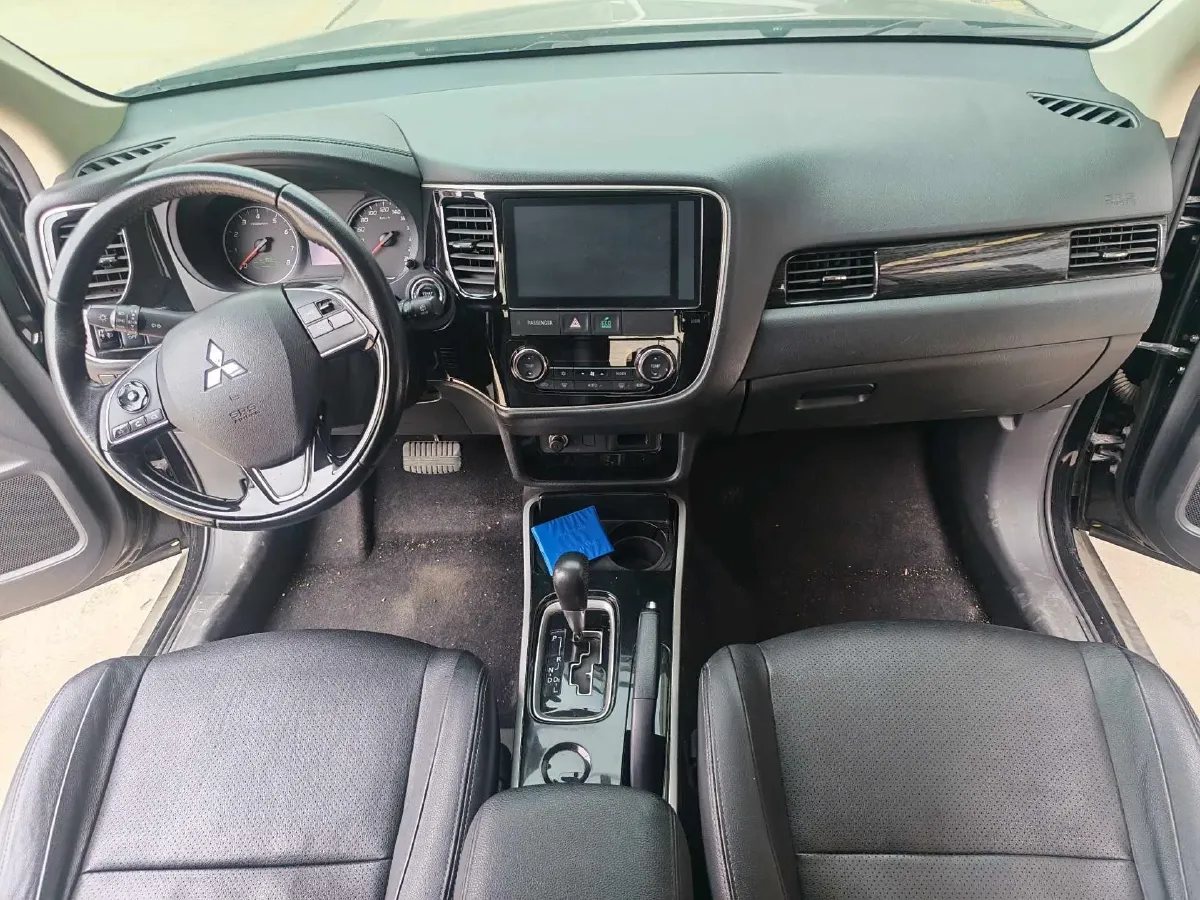 2018 Mitsubishi Outlander 2.0L 166HP L4 CVT,autocango,china used car exporter,china ev exporter,chinese used car exporter,chinese used ev exporter