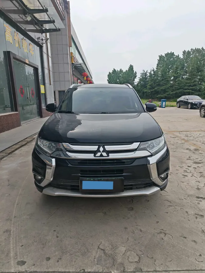 2018 Mitsubishi Outlander 2.0L 166HP L4 CVT,autocango,china used car exporter,china ev exporter,chinese used car exporter,chinese used ev exporter