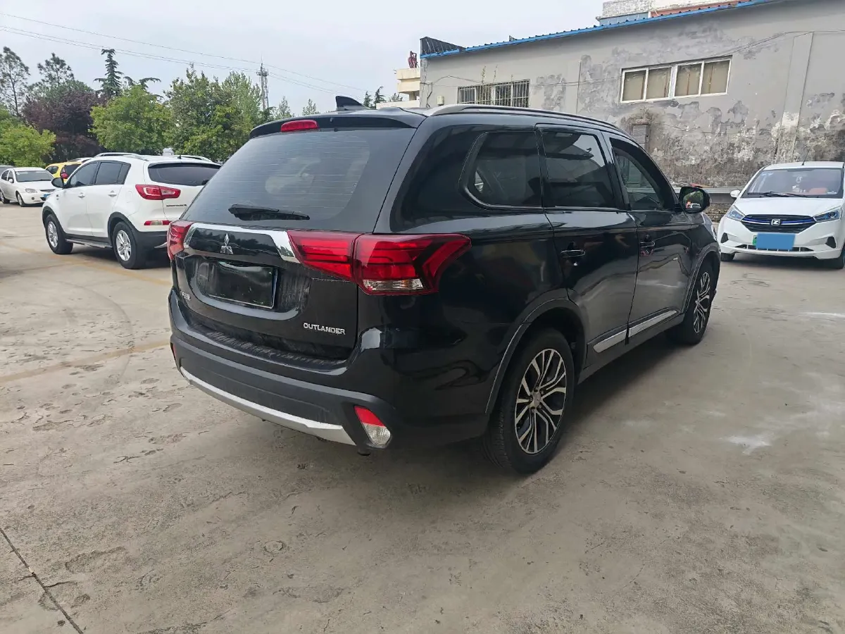 2018 Mitsubishi Outlander 2.0L 166HP L4 CVT,autocango,china used car exporter,china ev exporter,chinese used car exporter,chinese used ev exporter