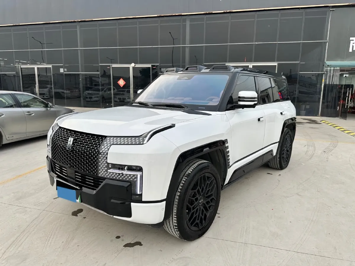2023 YangWang U8 2.0T 272HP L4 REEV 49.05KWH,autocango,china used car exporter,china ev exporter,chinese used car exporter,chinese used ev exporter