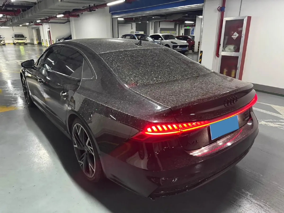 2024 Audi A7L 2.0T 245HP L4 7DCT,autocango,china used car exporter,china ev exporter,chinese used car exporter,chinese used ev exporter