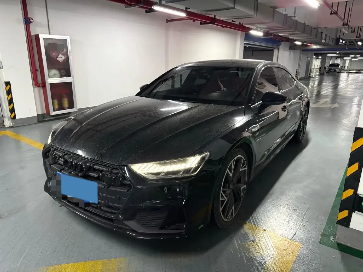 2024 Audi A7L 2.0T 245HP L4 7DCT,autocango,china used car exporter,china ev exporter,chinese used car exporter,chinese used ev exporter