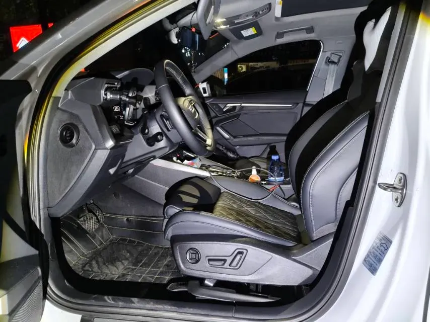 2025 Audi A3 1.5T 160HP L4 7DCT,autocango,china used car exporter,china ev exporter,chinese used car exporter,chinese used ev exporter