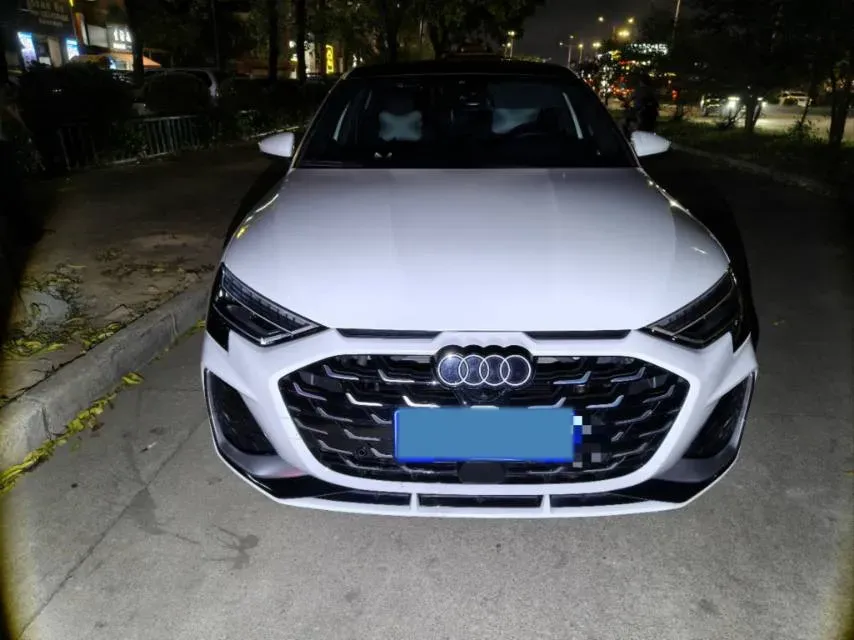 2025 Audi A3 1.5T 160HP L4 7DCT,autocango,china used car exporter,china ev exporter,chinese used car exporter,chinese used ev exporter