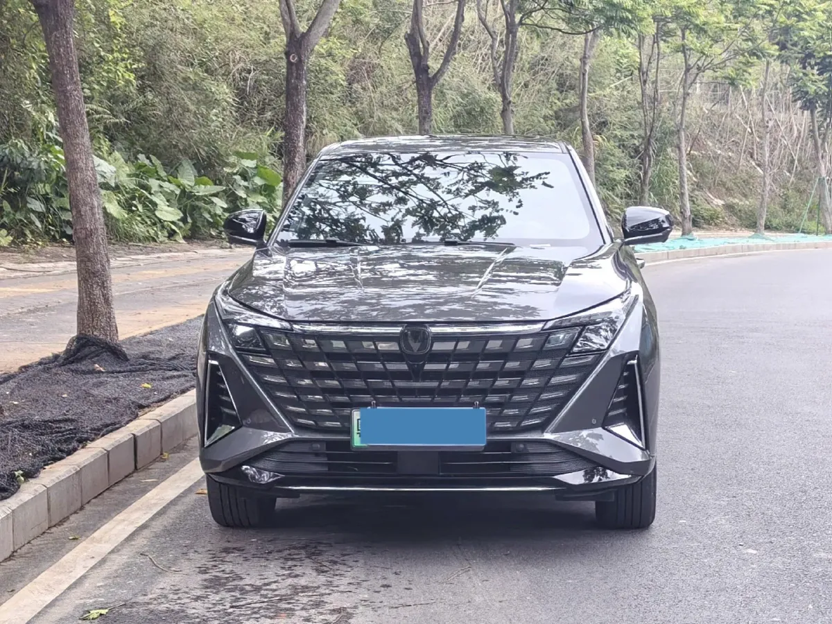 2024 ChangAn UNI-Z 1.5L 98HP L4 E-CVT PHEV 18.4KWH,autocango,china used car exporter,china ev exporter,chinese used car exporter,chinese used ev exporter
