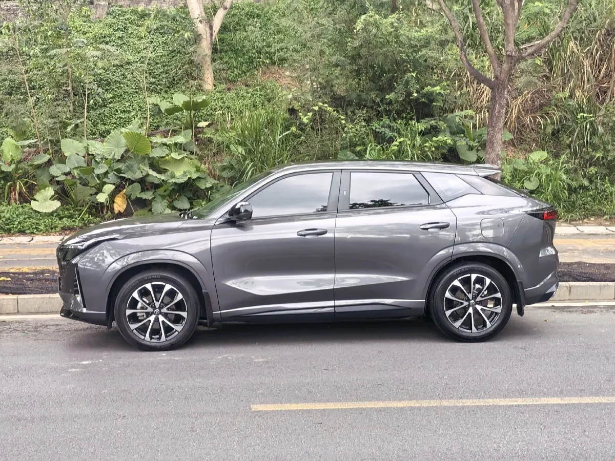 2024 ChangAn UNI-Z 1.5L 98HP L4 E-CVT PHEV 18.4KWH,autocango,china used car exporter,china ev exporter,chinese used car exporter,chinese used ev exporter