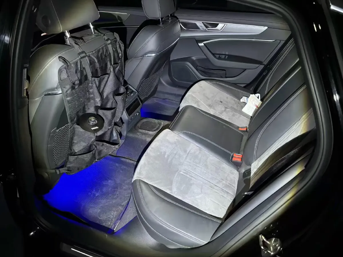 2023 Audi A6L 2.0T 245HP L4 7DCT,autocango,china used car exporter,china ev exporter,chinese used car exporter,chinese used ev exporter