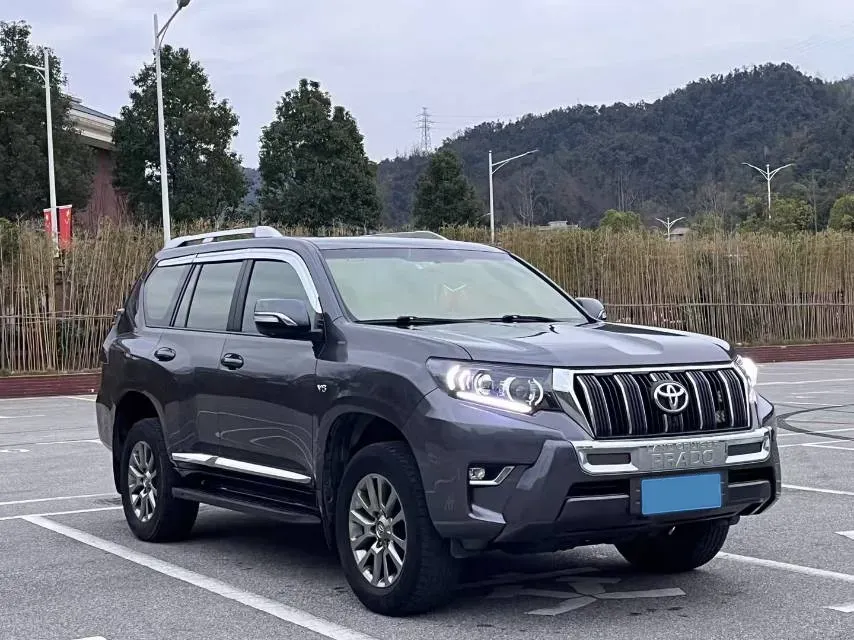 2020 Toyota Yaris 1.6T 261HP L3 6MT,autocango,china used car exporter,china ev exporter,chinese used car exporter,chinese used ev exporter