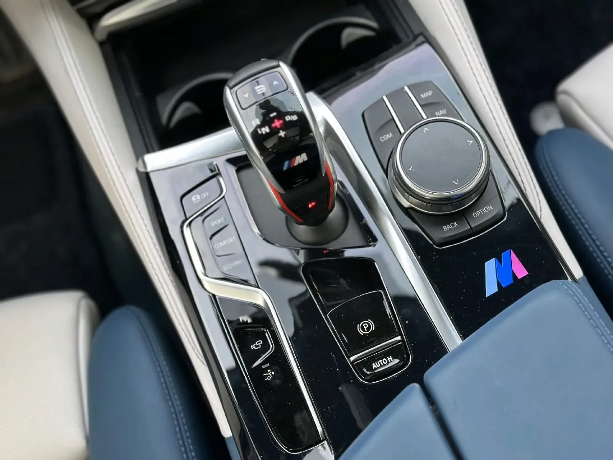 2024 BMW 6 Series GT 2.0T 245HP L4 8AT,autocango,china used car exporter,china ev exporter,chinese used car exporter,chinese used ev exporter