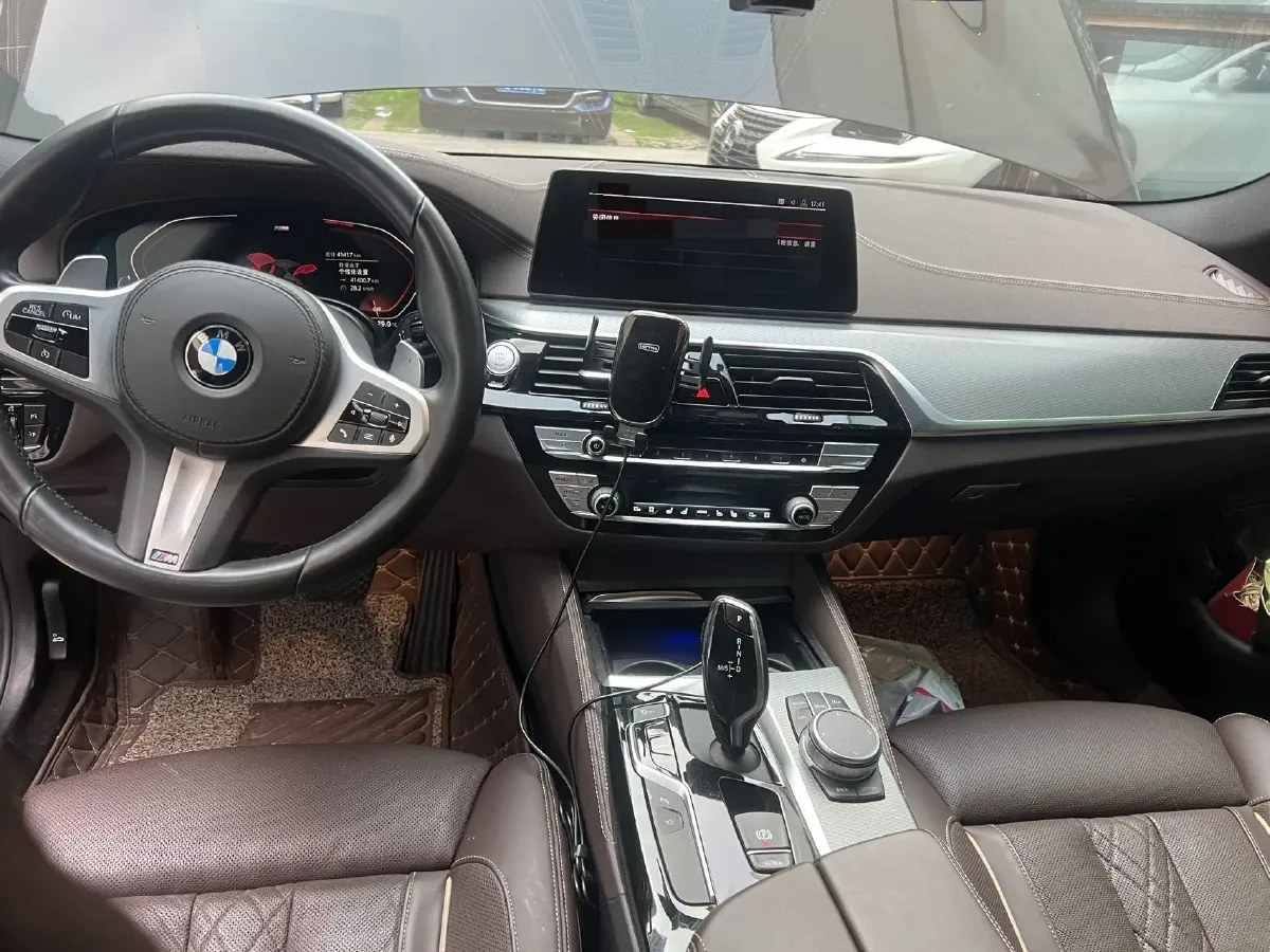 2020 BMW 5 Series 2.0T 252HP L4 8AT,autocango,china used car exporter,china ev exporter,chinese used car exporter,chinese used ev exporter