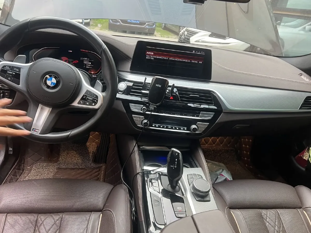 2020 BMW 5 Series 2.0T 252HP L4 8AT,autocango,china used car exporter,china ev exporter,chinese used car exporter,chinese used ev exporter