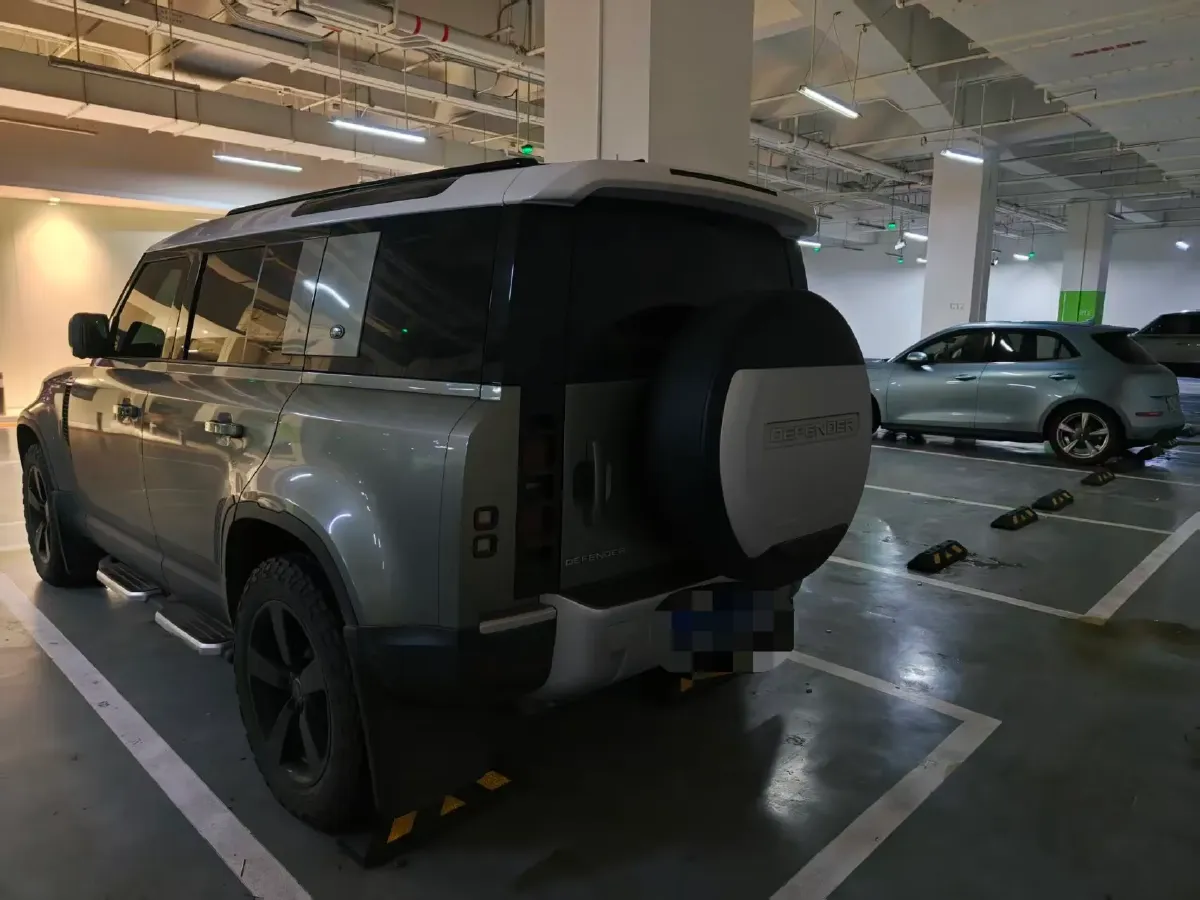 2020 Land Rover Defender 3.0T 400HP L6 8AT,autocango,china used car exporter,china ev exporter,chinese used car exporter,chinese used ev exporter