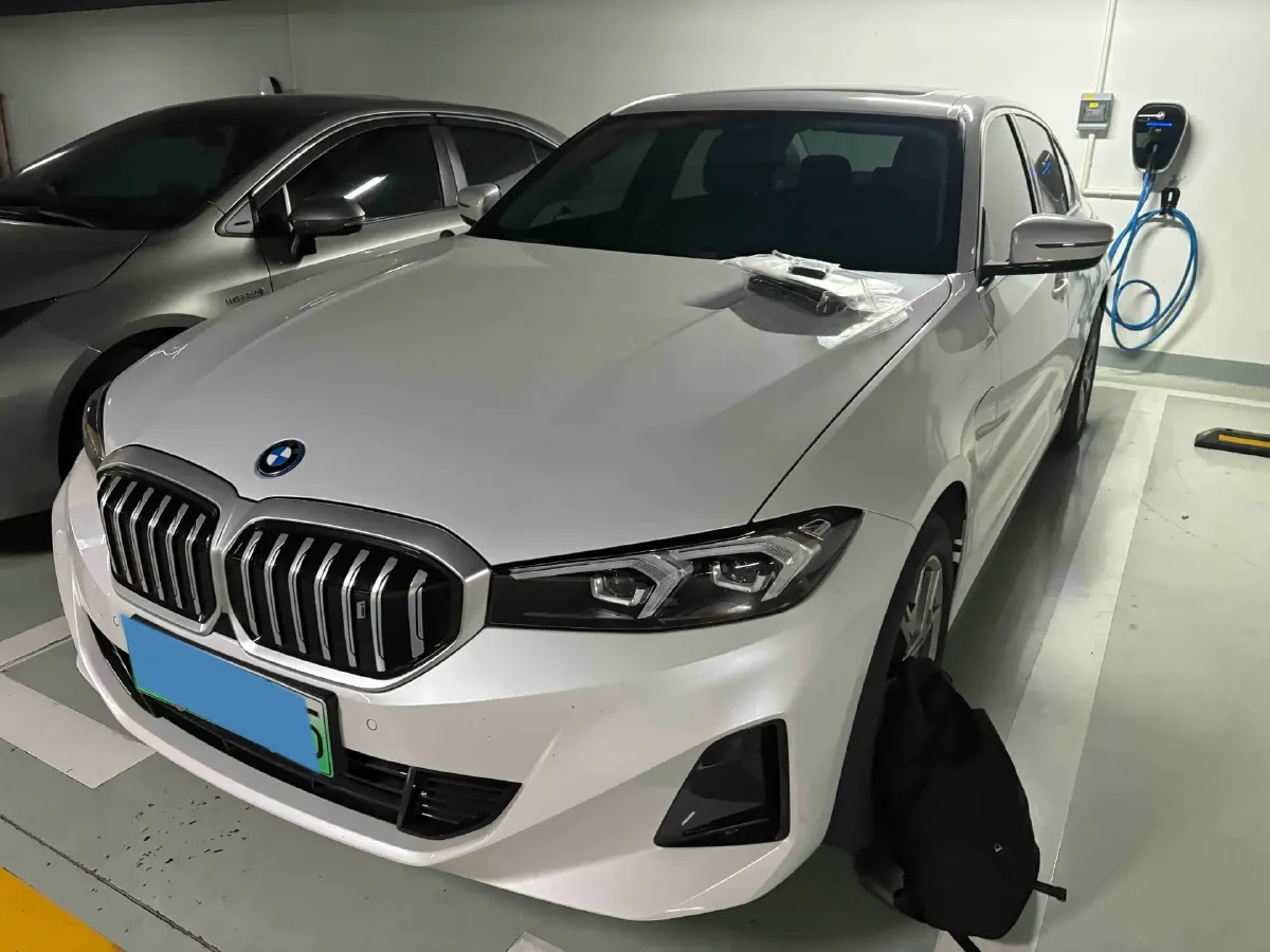 2024 BMW i3 BEV 70KWH,autocango,china used car exporter,china ev exporter,chinese used car exporter,chinese used ev exporter