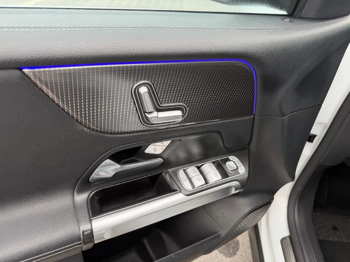 2021 Mercedes-Benz GLB Class 1.3T 163HP L4 7DCT,autocango,china used car exporter,china ev exporter,chinese used car exporter,chinese used ev exporter