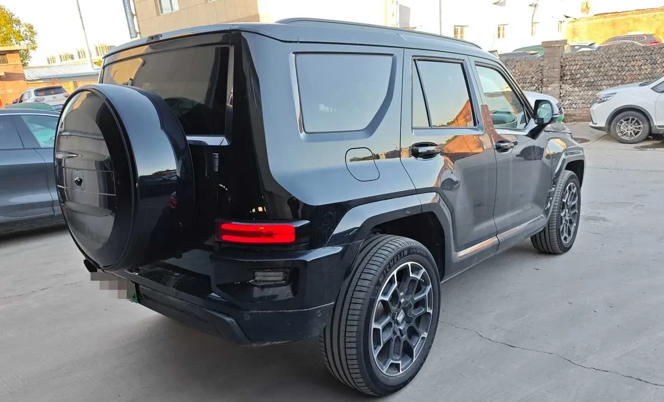 2024 Tank 700 3.0T 360HP V6 9AT PHEV 37.1KWH,autocango,china used car exporter,china ev exporter,chinese used car exporter,chinese used ev exporter