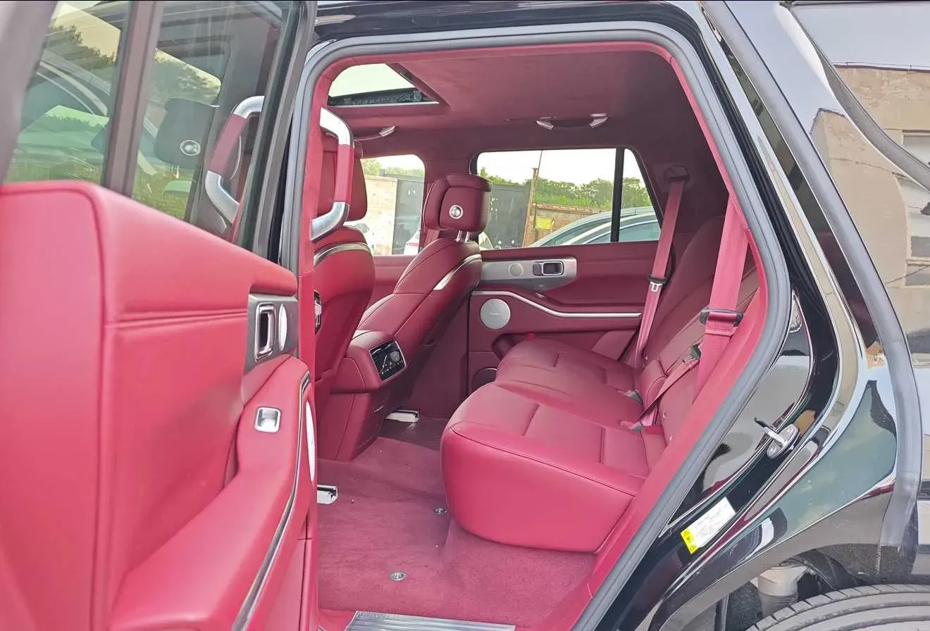 2024 Tank 700 3.0T 360HP V6 9AT PHEV 37.1KWH,autocango,china used car exporter,china ev exporter,chinese used car exporter,chinese used ev exporter