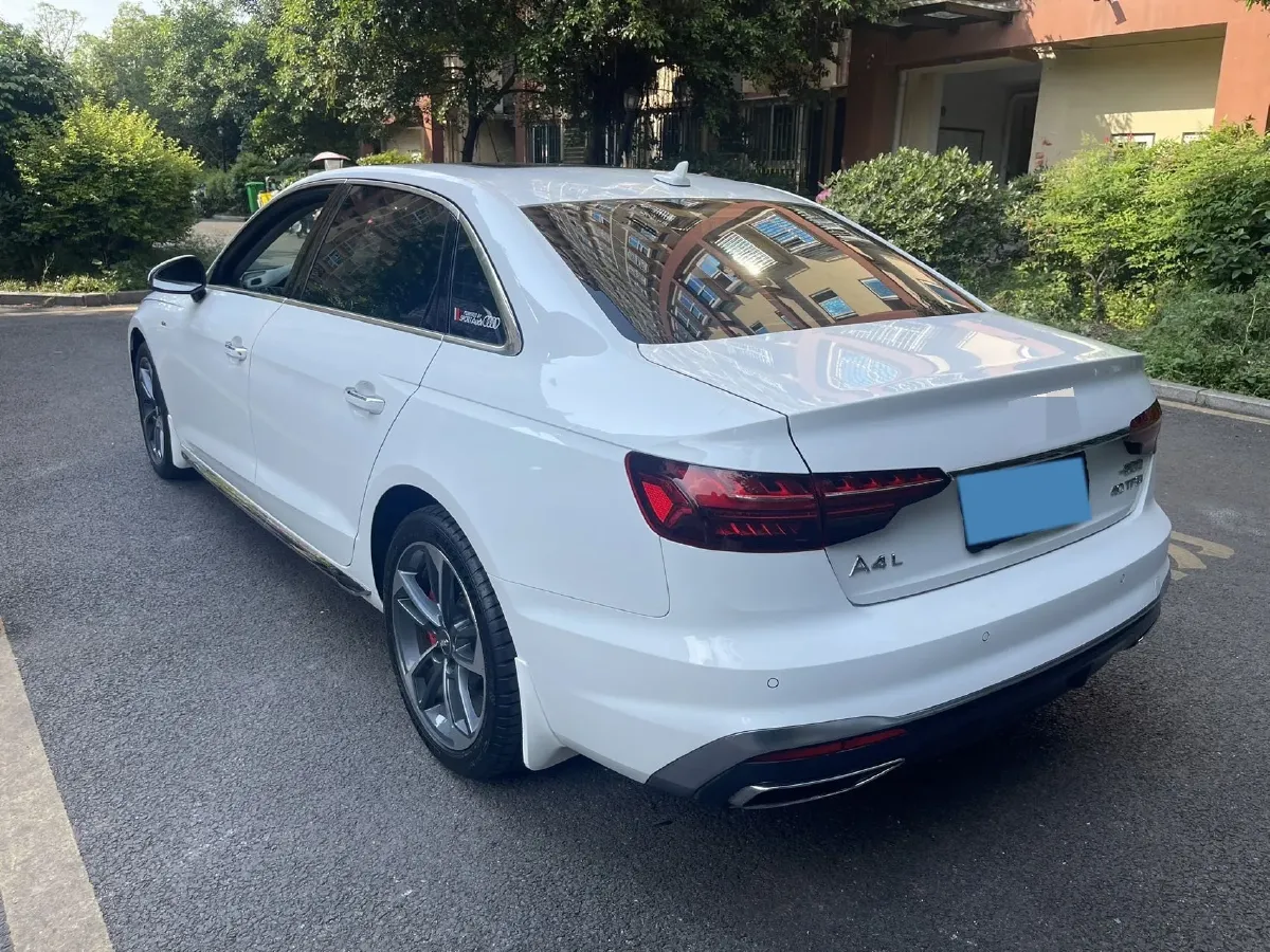 2020 Audi A4L 2.0T 190HP L4 7DCT,autocango,china used car exporter,china ev exporter,chinese used car exporter,chinese used ev exporter