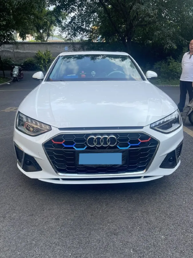 2020 Audi A4L 2.0T 190HP L4 7DCT,autocango,china used car exporter,china ev exporter,chinese used car exporter,chinese used ev exporter