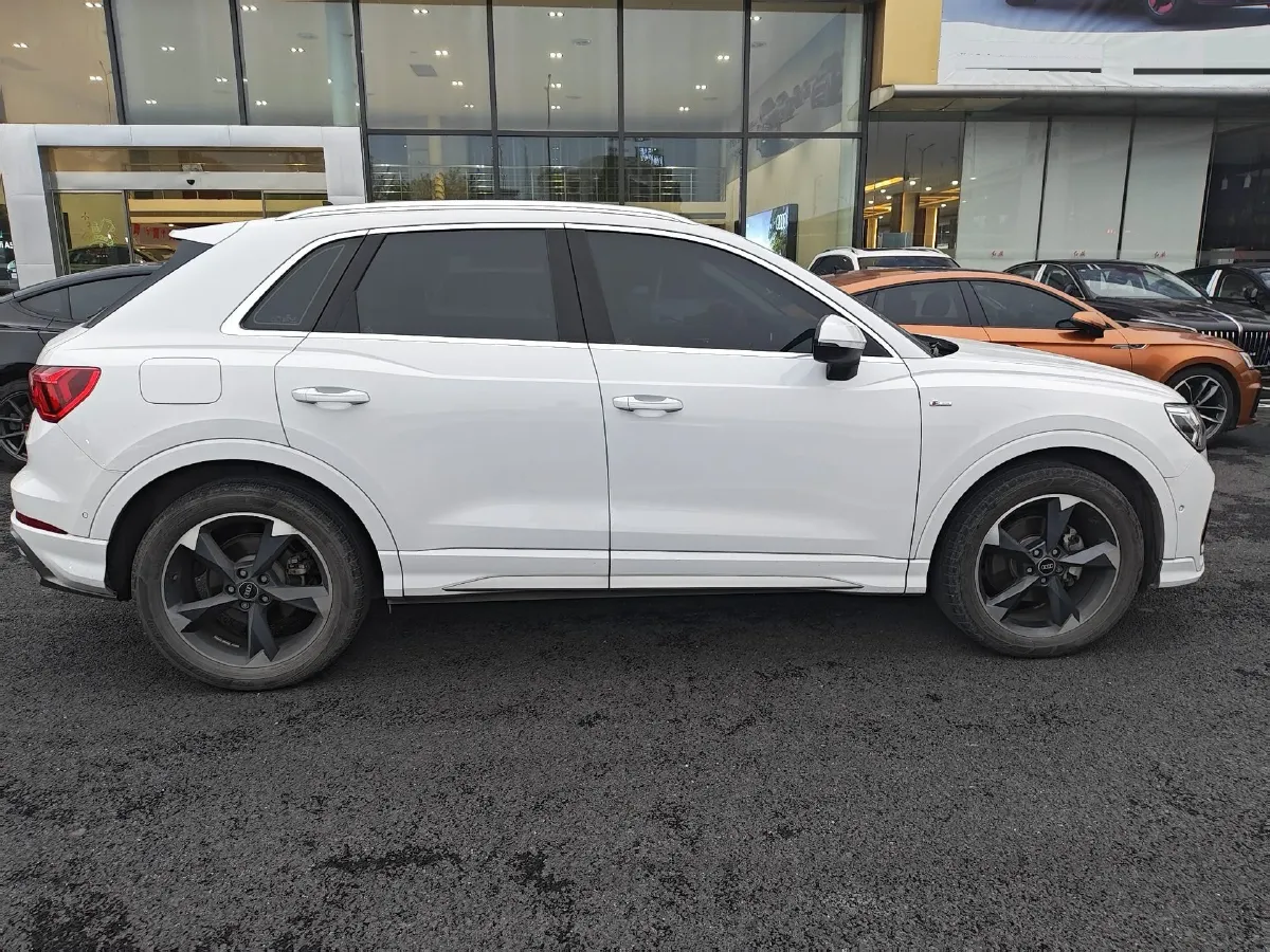 2023 Audi Q3 1.4T 150HP L4 7DCT,autocango,china used car exporter,china ev exporter,chinese used car exporter,chinese used ev exporter