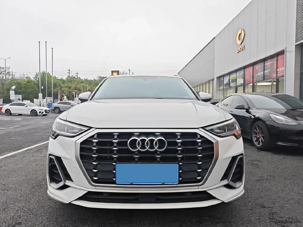 2023 Audi Q3 1.4T 150HP L4 7DCT,autocango,china used car exporter,china ev exporter,chinese used car exporter,chinese used ev exporter